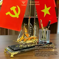 Công dụng hộp cắm bút thuyền 5 cánh 2 cờ