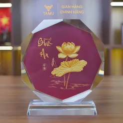 Cúp pha lê in uv 3D hình hoa sen bình an hình 3