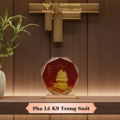 Cúp pha lê thuyền thuận buồm xuôi gió nền đỏ hình ảnh 3