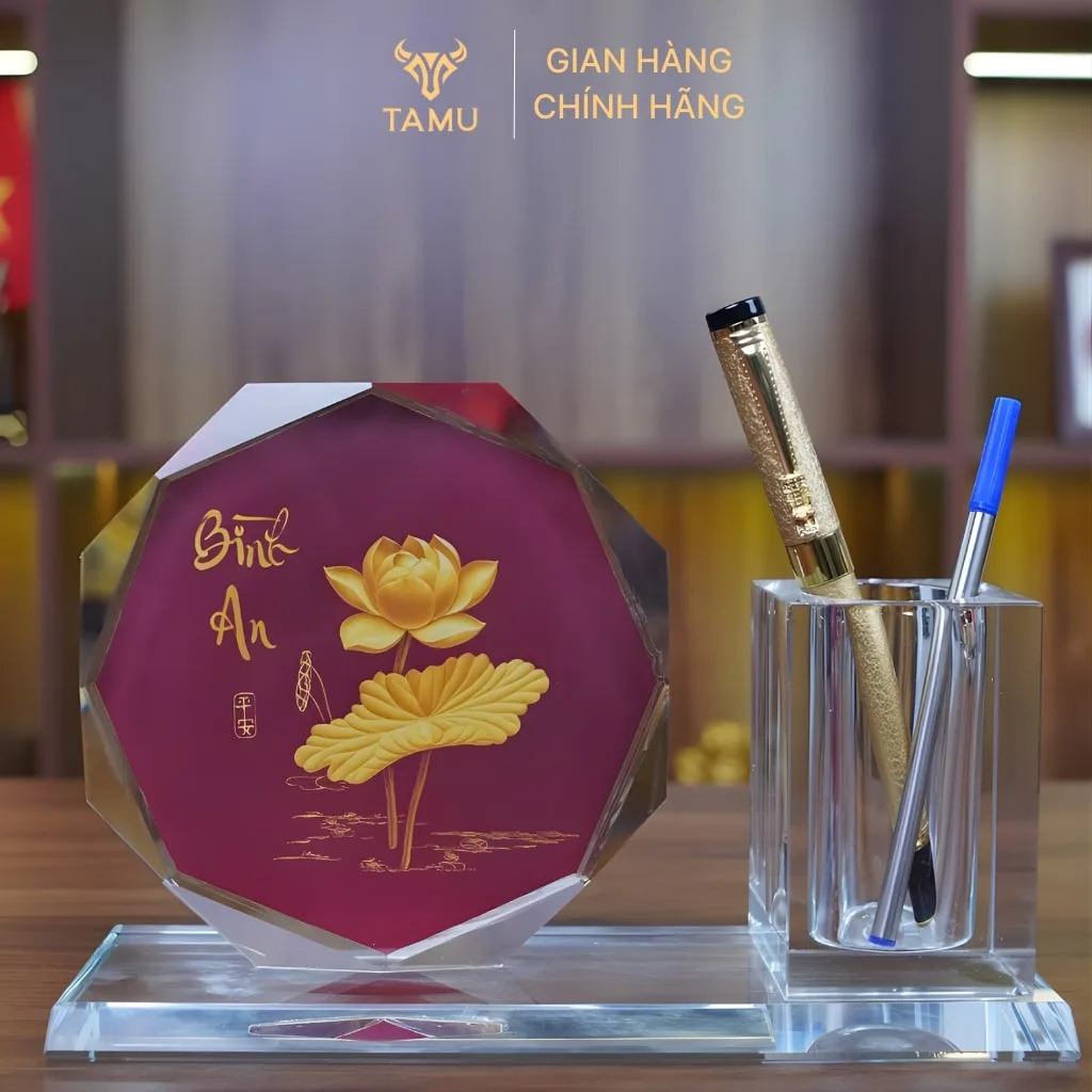 Hình Ảnh Cúp Pha Lê Kèm HCB Để Bàn