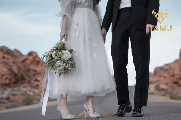 Kỷ niệm ngày cưới nên tặng gì để tri ân chặng hành trình đã qua?