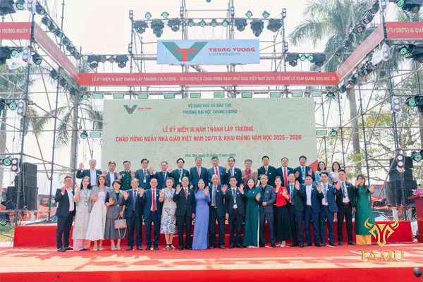 Lý do khiến quà tặng kỷ niệm thành lập trường trở nên quan trọng?