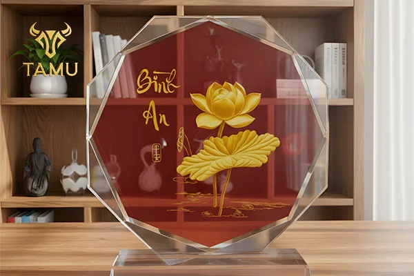 Gạch đầu dòng tiêu chí chọn quà tặng thầy cô nhân ngày họp lớp: Tính trang trọng nhưng gần gũi