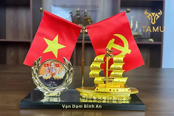 Gợi ý các dòng sản phẩm quà tặng thầy cô nhân ngày họp lớp: Kỷ niệm chương