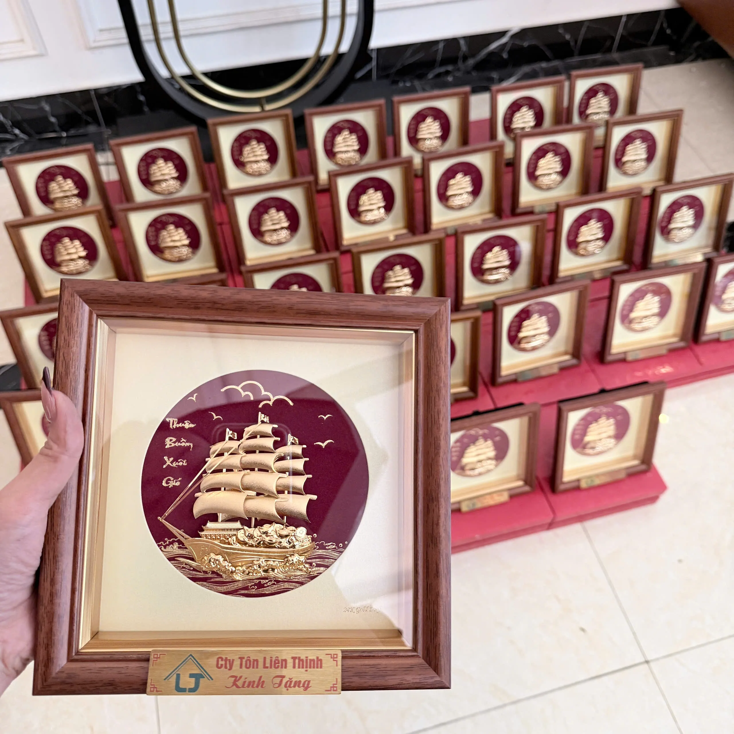 Quà Tặng Pha Lê Theo Yêu Cầu