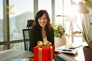 Khám phá tiêu chí đánh giá quà tặng sếp nữ cao cấp "đúng chuẩn" năm 2026