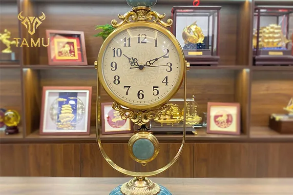 Quà Tặng Pha Lê Sang Trọng Cho Sếp: Tinh Tế Trong Từng Chi Tiết