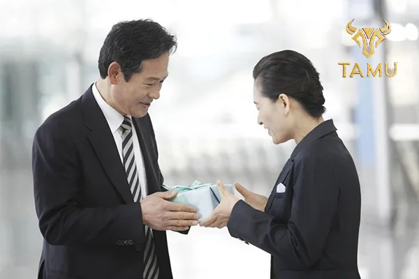 Quà Tặng Pha Lê Cho Doanh Nhân Thành Đạt: Khẳng Định Tầm Vóc