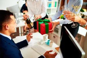 Bí quyết lựa chọn quà tặng sếp mạ vàng thể sự trân trọng & thể hiện đẳng cấp nhất năm 2026