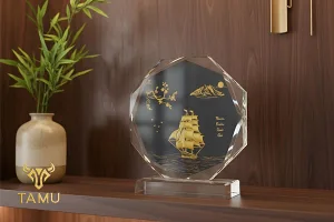 Những món quà tặng đối tác nước ngoài phù hợp định vị doanh nghiệp: Quà tặng pha lê