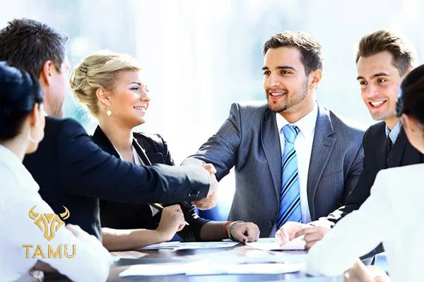 Nên lựa chọn quà tặng gì cho đối tác Phương Tây?