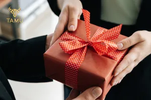 Lý do khiến quà tặng khai trương được ưu chuộng trong năm 2026: Người nhận trọng hình ảnh