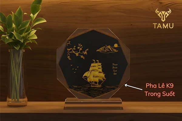 Biểu Trưng Pha Lê Làm Quà Tặng Đối Tác Sang Trọng & Ý Nghĩa