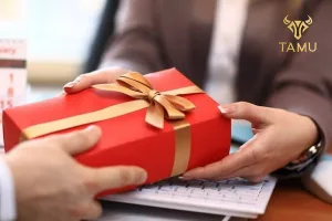 Lý giải tại sao doanh nghiệp nhỏ nên chọn quà tặng pha lê: Phù hợp nhiều đối tượng và dịp tặng