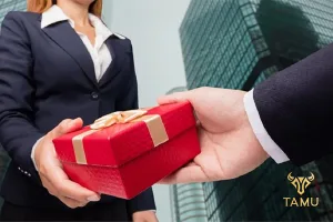 5 Lý Do Nên Chọn Pha Lê Quà Tặng Doanh Nghiệp Sang Trọng Để Nâng Tầm Thương Hiệu – TAMU